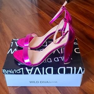 Wild diva Lounge 💓💓✨️Great condition with the original box🌟Barbie vipes 🥰